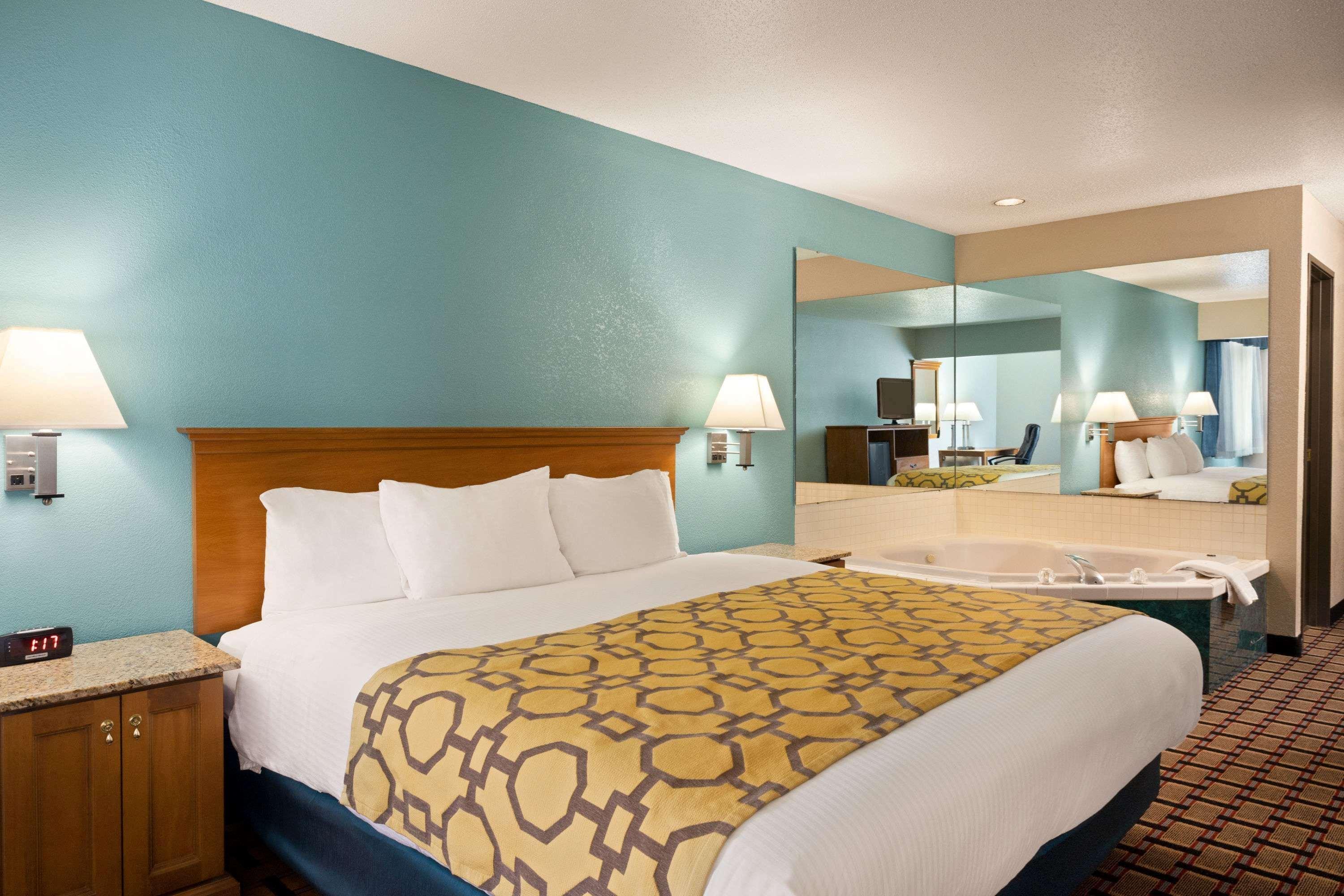 Baymont By Wyndham Warrenton Hotel Eksteriør billede