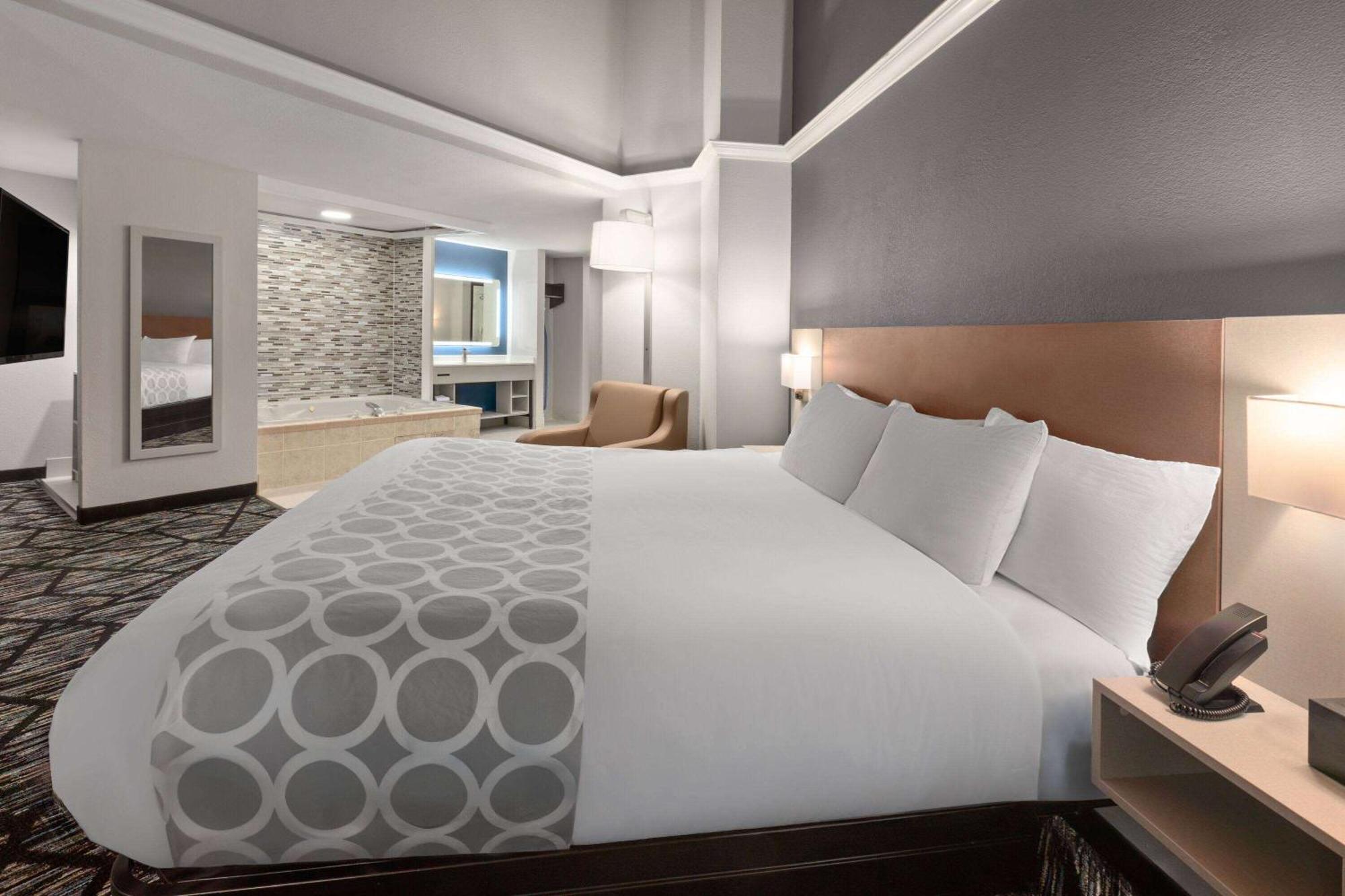 Baymont By Wyndham Warrenton Hotel Eksteriør billede