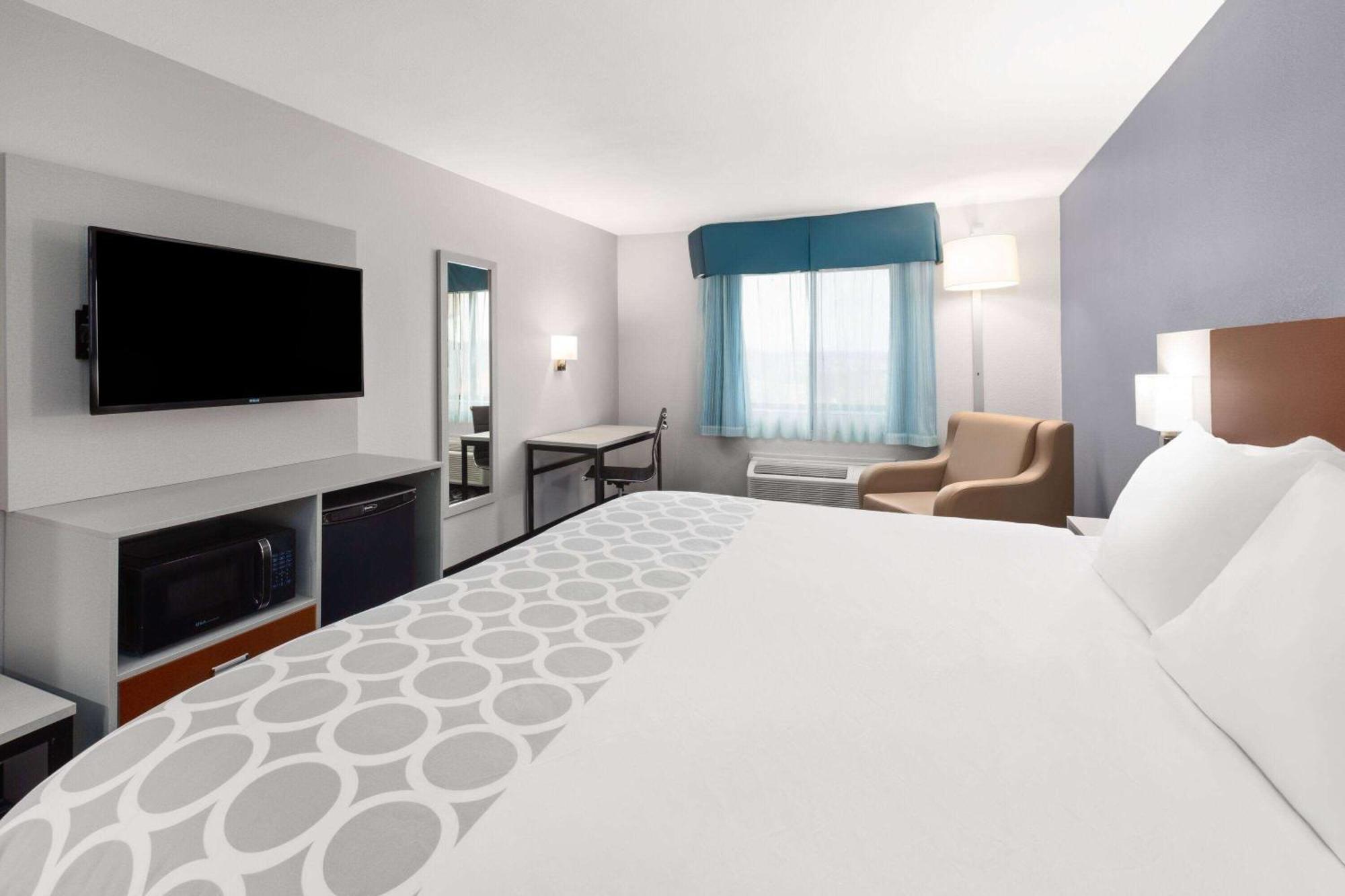 Baymont By Wyndham Warrenton Hotel Eksteriør billede